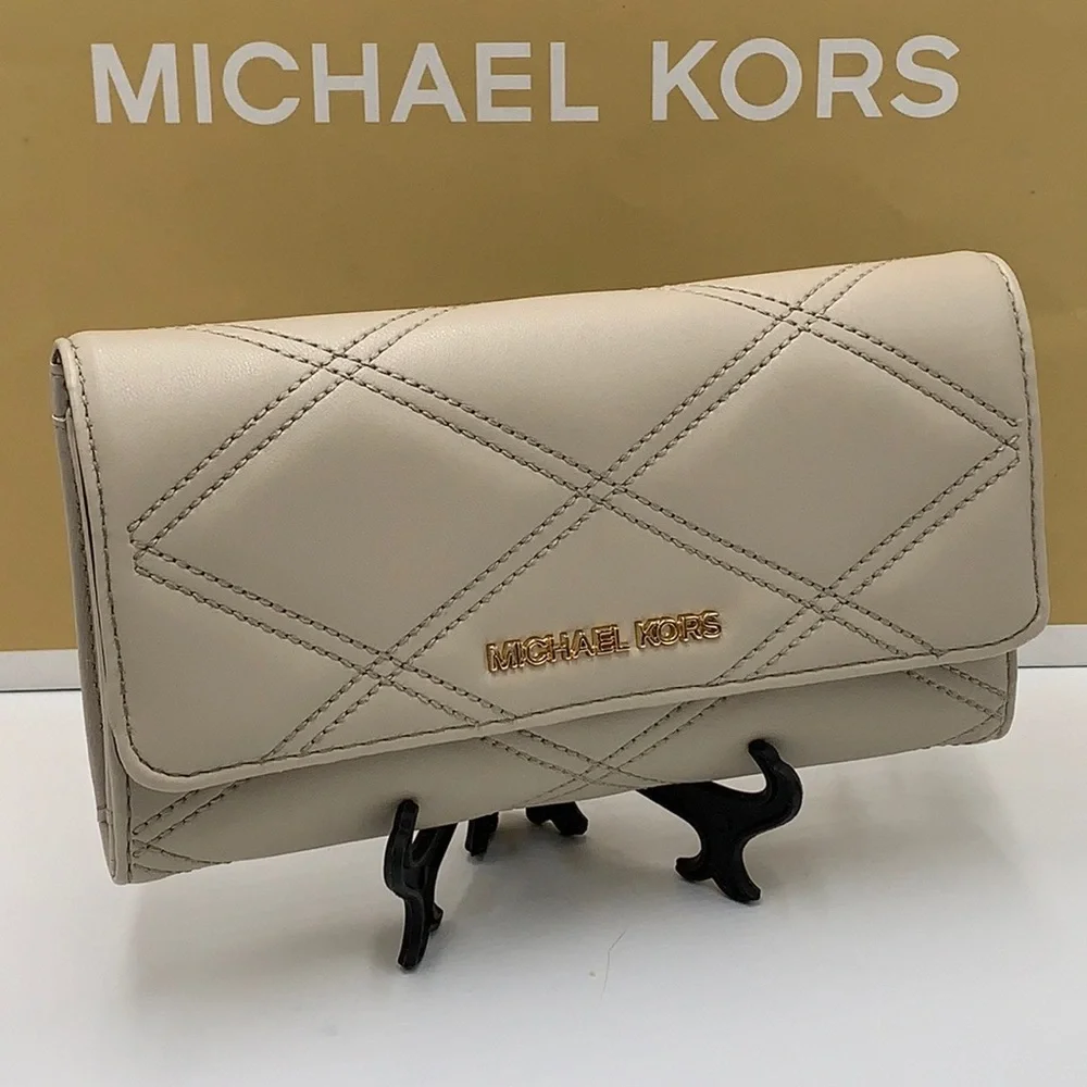 MICHAEL KORS JET SET TRAVEL LARGE TRIFOLD WALLET LIGHT SAND COLOR